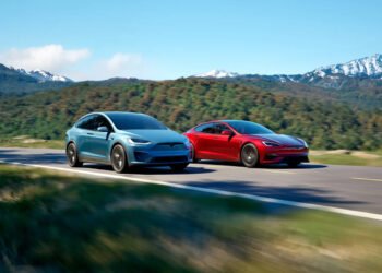 JAV pristatyti atnaujinti „Tesla Model S“ ir „Tesla Model X“ elektromobiliai