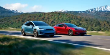 JAV pristatyti atnaujinti „Tesla Model S“ ir „Tesla Model X“ elektromobiliai