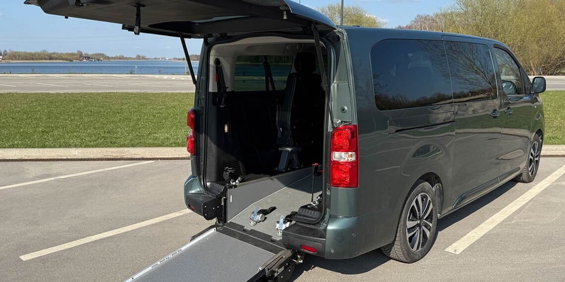 „Citroën ë-SpaceTourer“ elektromobilyje- neįgaliesiems skirta įranga