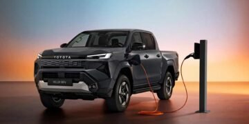 „Toyota“ žengia į naują etapą: pristatytas visiškai elektrinis „Hilux“