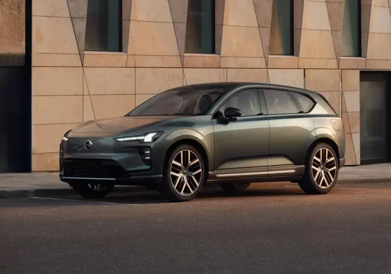 „Volvo EX60“ debiutas: elektromobilis, nubrėžiantis naujas vidutinio dydžio visureigių ribas