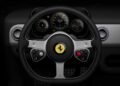„Ferrari Luce“: pirmojo elektrinio Maranello žirgo interjeras – kur Jony Ive’o minimalizmas sutinka itališką aistrą