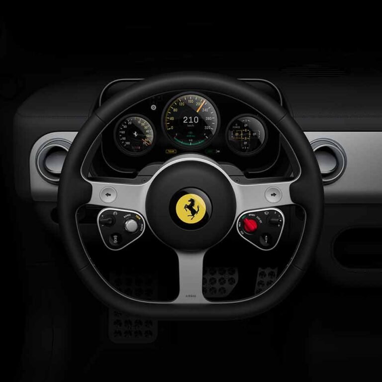 „Ferrari Luce“: pirmojo elektrinio Maranello žirgo interjeras – kur Jony Ive’o minimalizmas sutinka itališką aistrą
