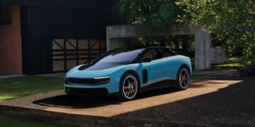 „Ferrari“ pradeda naują erą: pristatytas pirmasis elektromobilis „Luce“