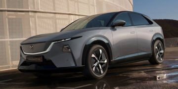 Elektrinis „Mazda CX-6e“