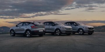 „Volvo“ atnaujino XC40, EX40 ir EC40: naujas dizainas, „Gemini“ dirbtinis intelektas ir daugiau saugumo